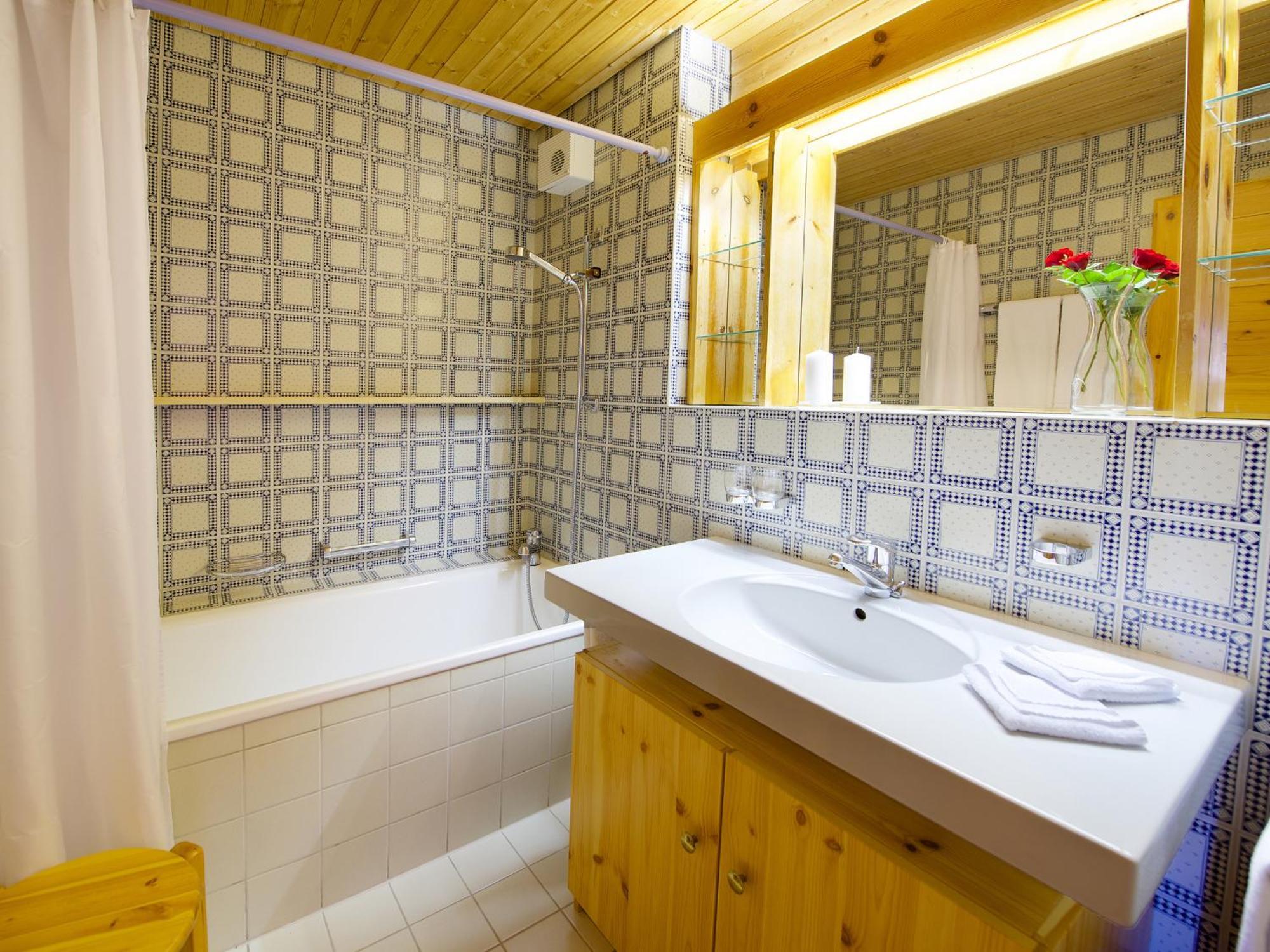 Schweizerhof Ferienwohnungen Lenzerheide 5 ภายนอก รูปภาพ